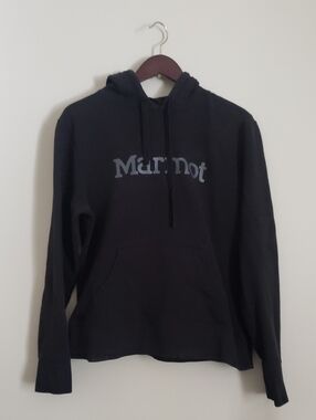 Marmot Black Pullover Hoodie with Chest Logo